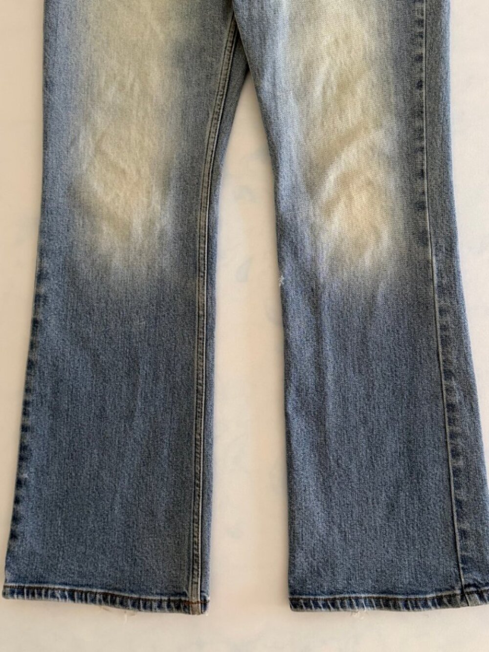 BCBG MAXAZRIA Low Rise Light Stone Washed Denim Jeans - Picture 4 of 8